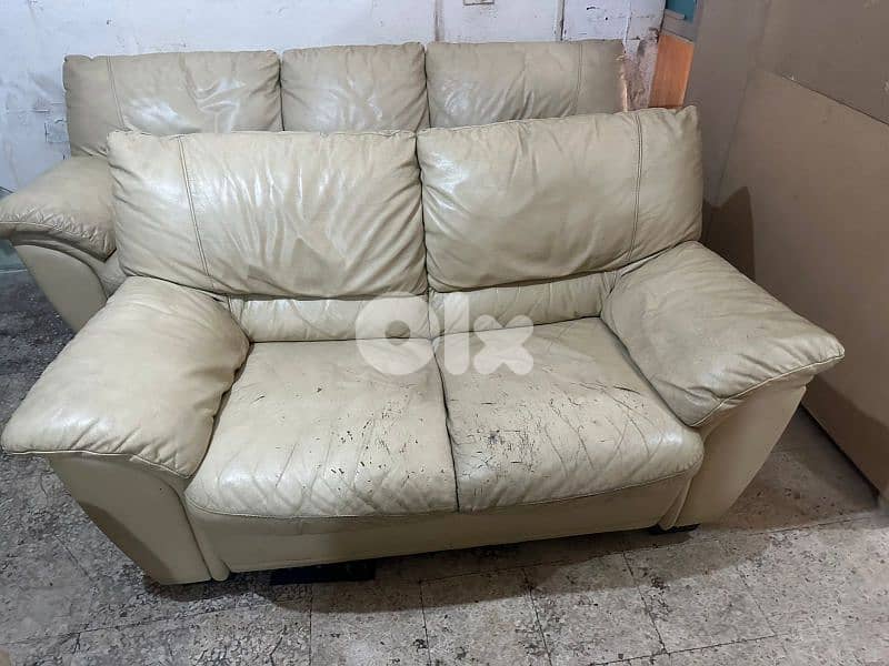 قطعة كبيرة وسط جلد اصلي إيطالي نظافة وسط لمكتب 3