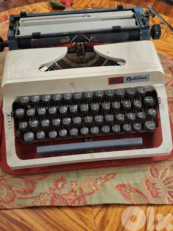 antique arabic typewriter 1