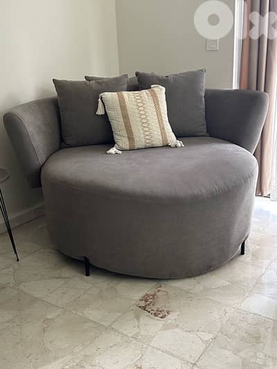 Modern Round Chaise Lounge Sofa / Cuddle Chair – Grey