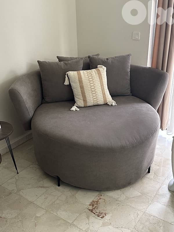 Modern Round Chaise Lounge Sofa / Cuddle Chair – Grey 1