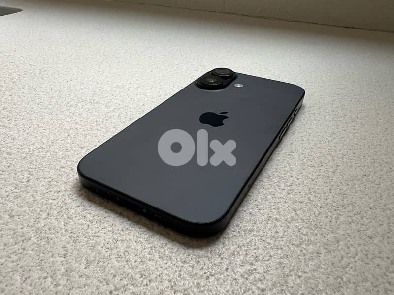 IPhone 16 - Under apple warranty - open box - battery health 100% 6