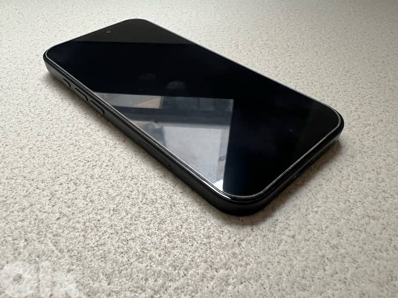 IPhone 16 - Under apple warranty - open box - battery health 100% 7