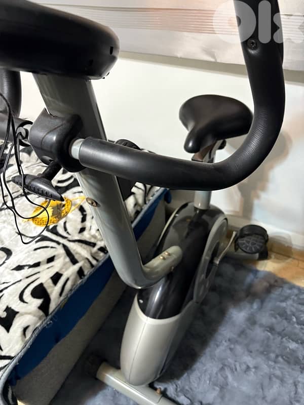 Exercise bike like new 3