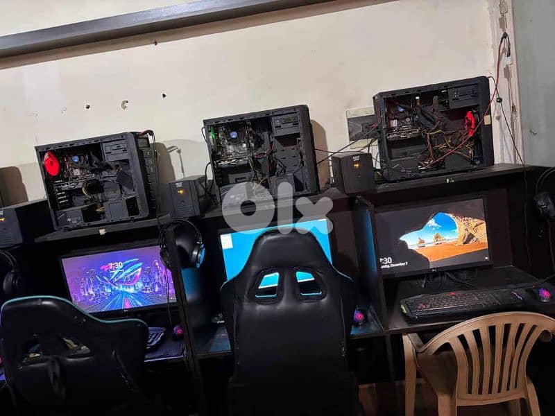 للبيع أجهزة كمبيوتر للألعاب عدد ثمانية للكاونتر+طاولات وكراسي 1