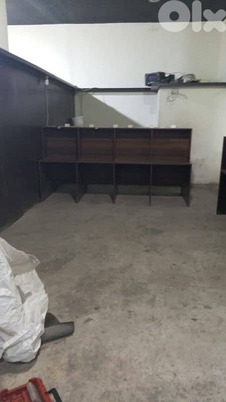 للبيع أجهزة كمبيوتر للألعاب عدد ثمانية للكاونتر+طاولات وكراسي 7