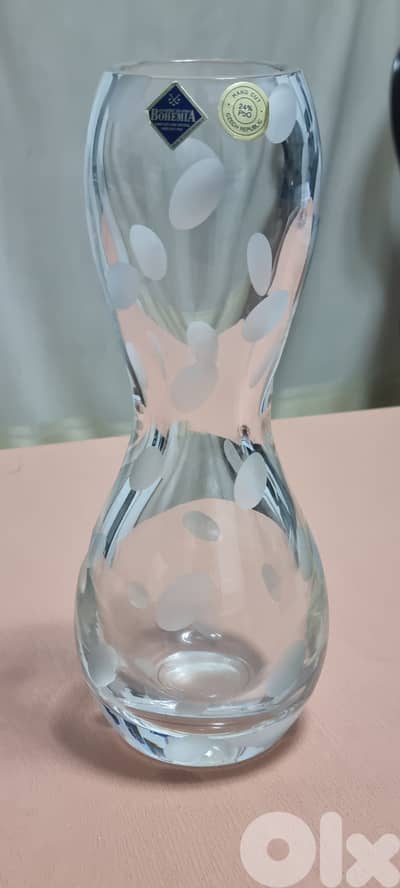 BOHEMIA Vase hand cut in Czech Republic