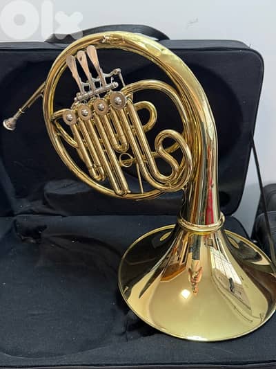 French horn second hand gold color