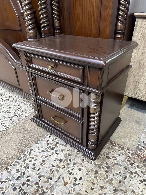 غرفة نوم خشب زان 1