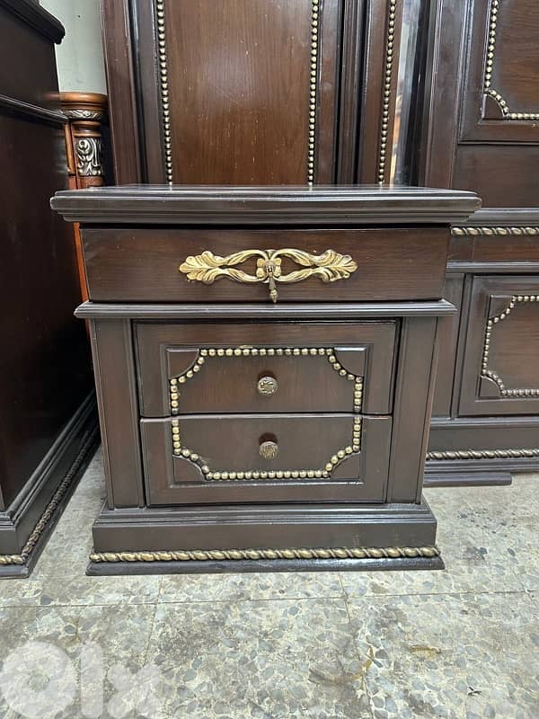 غرفة نوم خشب زان 7