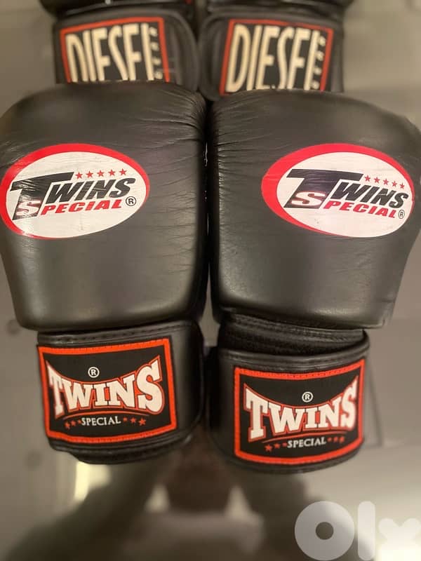 Boxing gloves 2