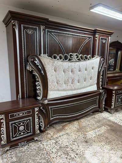 غرفة نوم ملكية