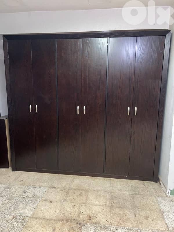 غرفة نوم عرائسية ملبسة قشرت سنديان 3