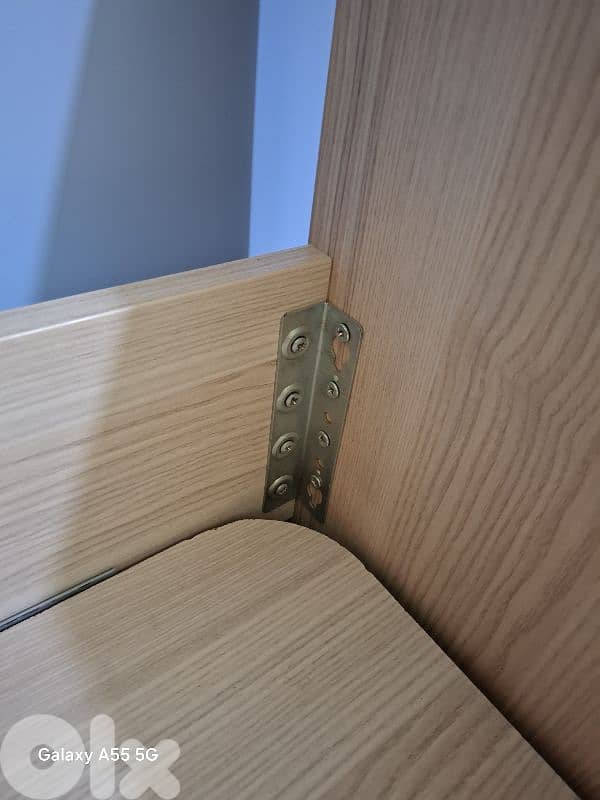 تخت مع كومندينا 2