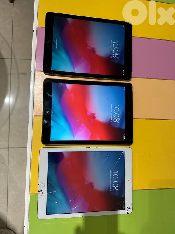3 iPads air بسعر ١ 1