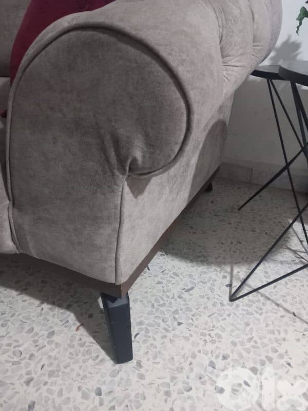 طقم كنبايات شغل بيوتي هوم خشب زان ثلاث قطع شبه جديد 5