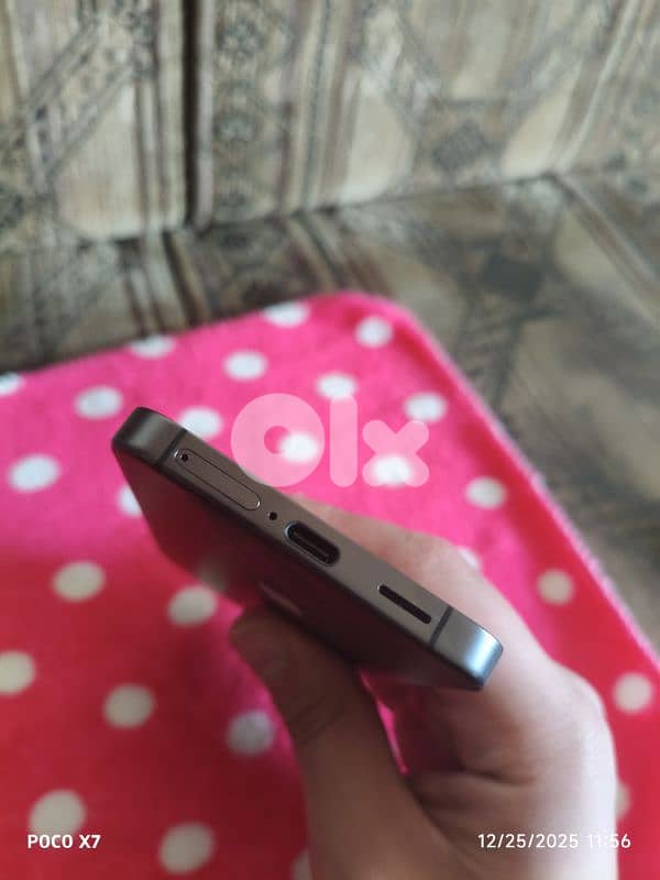 S24 Samsung Uk version. 4