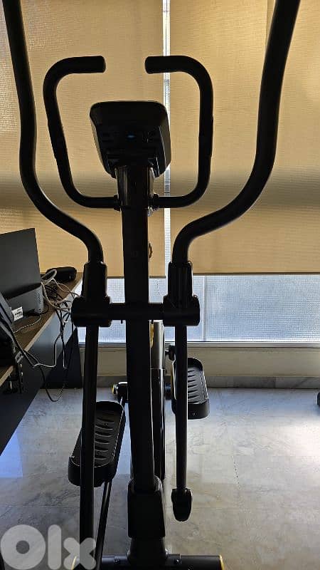 Reebok Elliptical like new 350$ negotiable 1