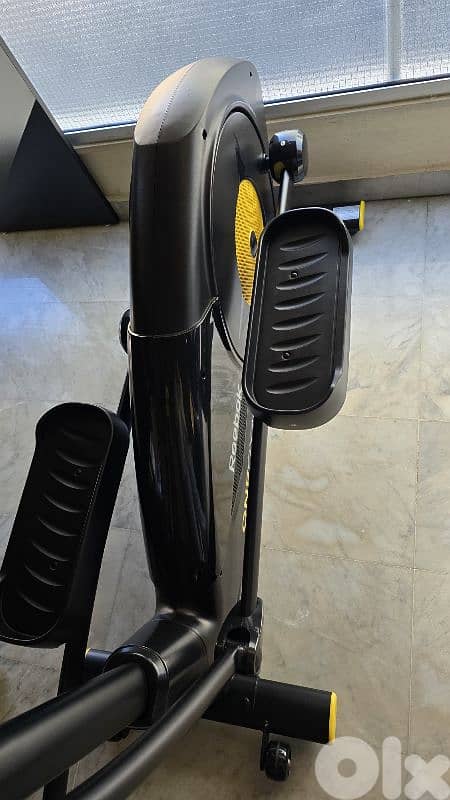 Reebok Elliptical like new 350$ negotiable 3