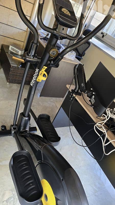 Reebok Elliptical like new 350$ negotiable 6