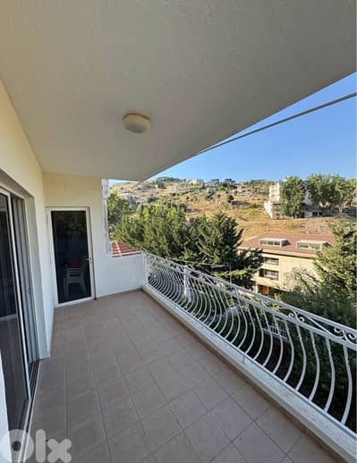 apartment for rent in feitroun with an amazing view.