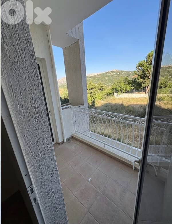 apartment for rent in feitroun with an amazing view. 6