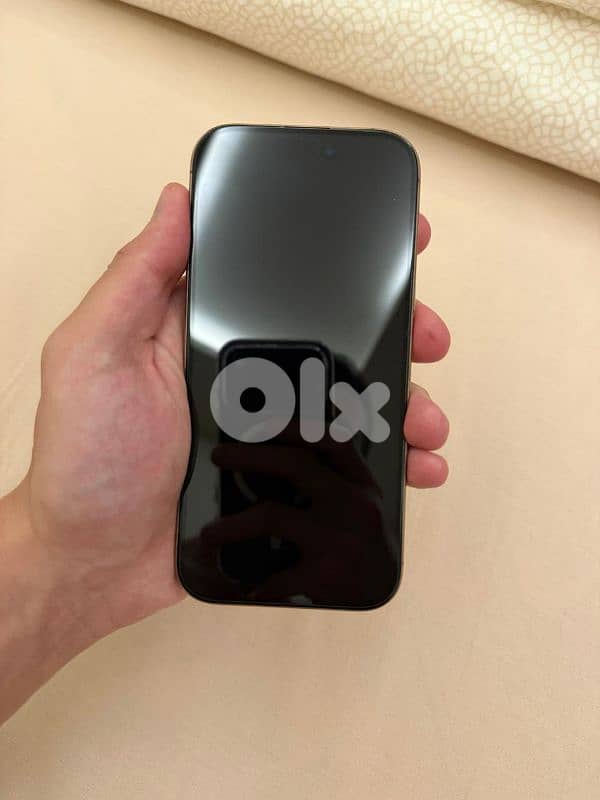 Iphone 16 pro desert titanium color 256 gb like new no scratches 1