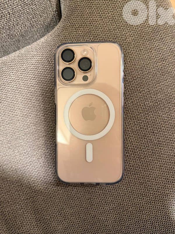 Iphone 16 pro desert titanium color 256 gb like new no scratches 6