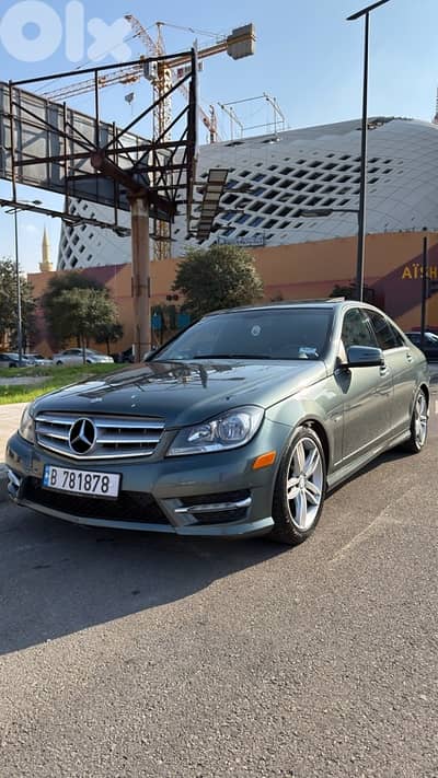 Mercedes-Benz C-Class C250 2012 clean carfax 67000 miles knly