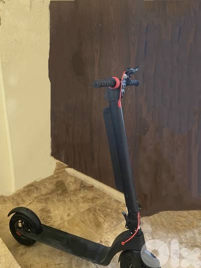 سكوتر نظيف و سريع