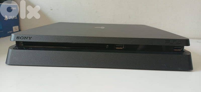 playstation 4 Slim used 1