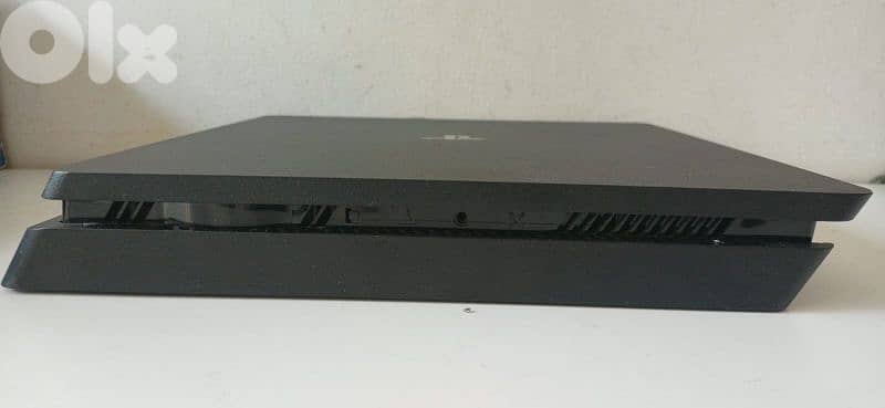 playstation 4 Slim used 4