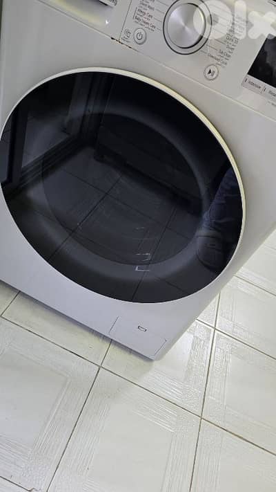 LG washing machine 300$ - 10.5kg touch screen