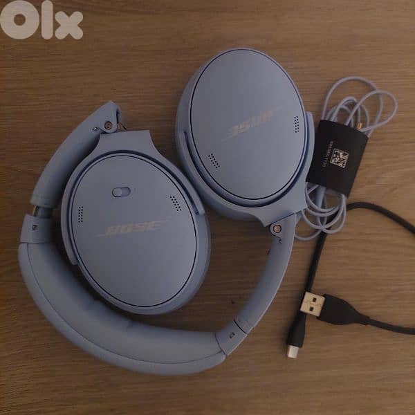 Bose quietcomfort bluetooth headphones 1