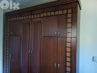 خزانه نوم شبه جديده ومروحه سقف بي ٣ سرعات شبه جديده