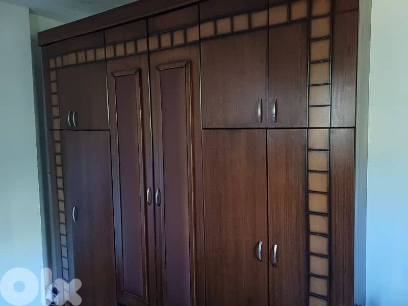 خزانه نوم شبه جديده ومروحه سقف بي ٣ سرعات شبه جديده 1