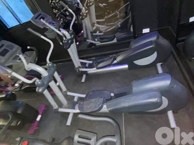 2 elliptical life fitness 1