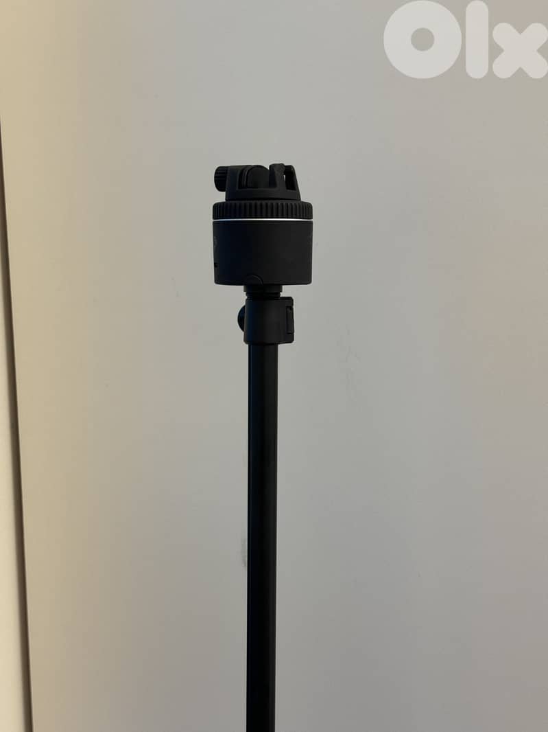 Pivo AI Powered Camera with Tripod and Travel Case - Brand New 3