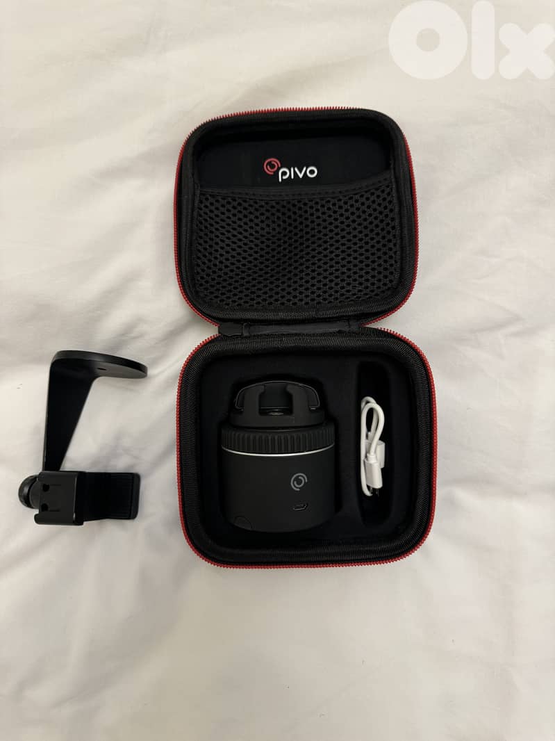 Pivo AI Powered Camera with Tripod and Travel Case - Brand New 4