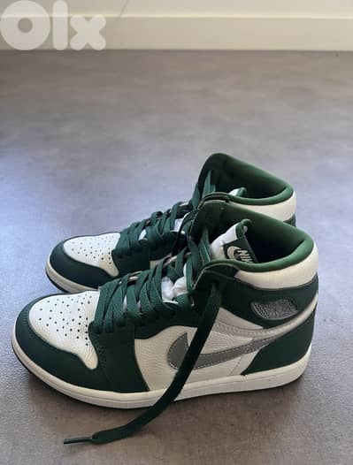 Authentic Nike Jordan 1 Retro High OG size EU 40