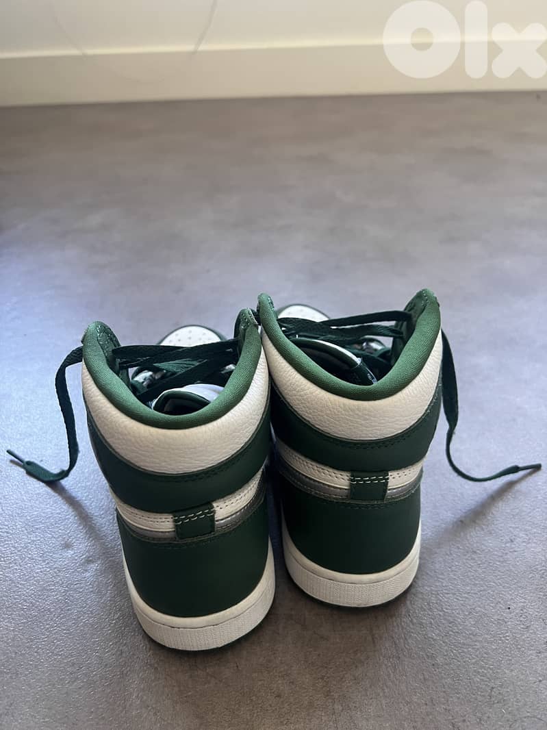 Authentic Nike Jordan 1 Retro High OG size EU 40 1