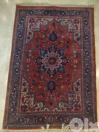 كل قطعة ب 500$ سجاد عجمي