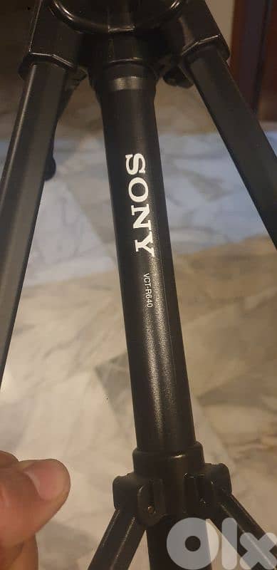 tripod Sony VCT-R640 tripod-camera holder 2
