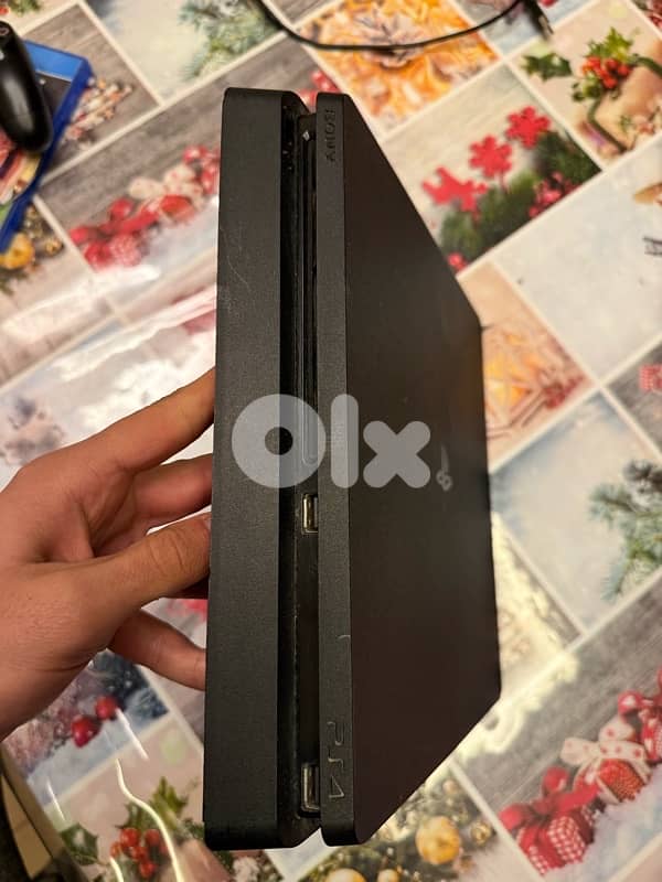 ps4 slim 1