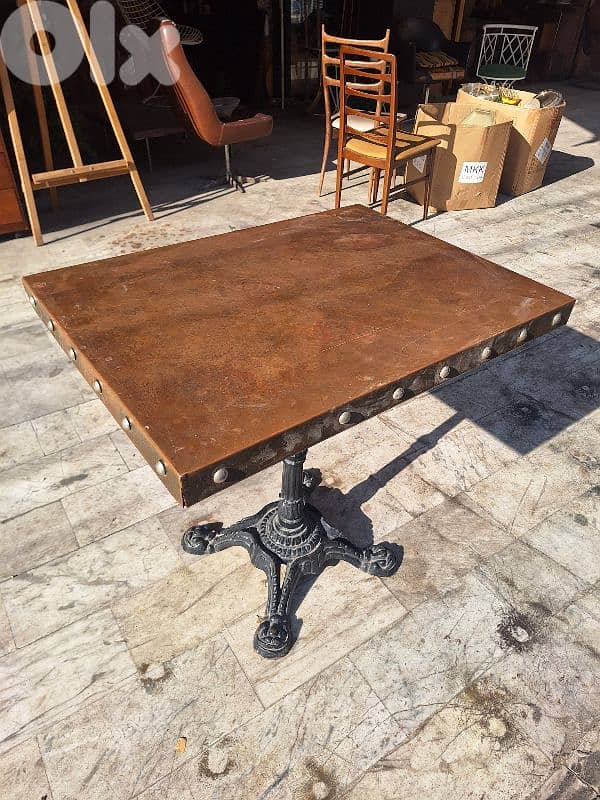 طاولات مطاعم عدد٥ انتيك قواعد فونت مع وجه نحاس احمر مميز جدا 1