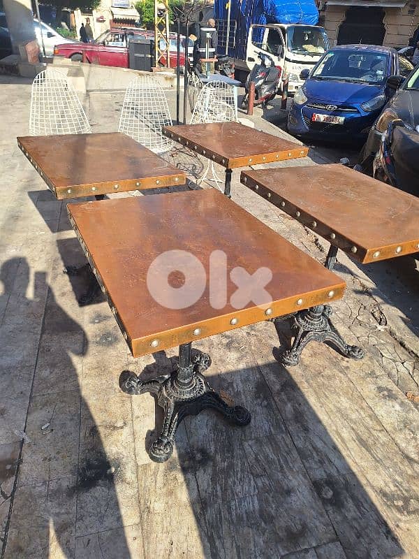 طاولات مطاعم عدد٥ انتيك قواعد فونت مع وجه نحاس احمر مميز جدا 6