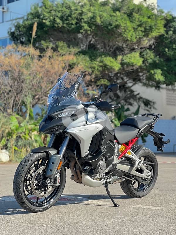 Multistrada V4S 7