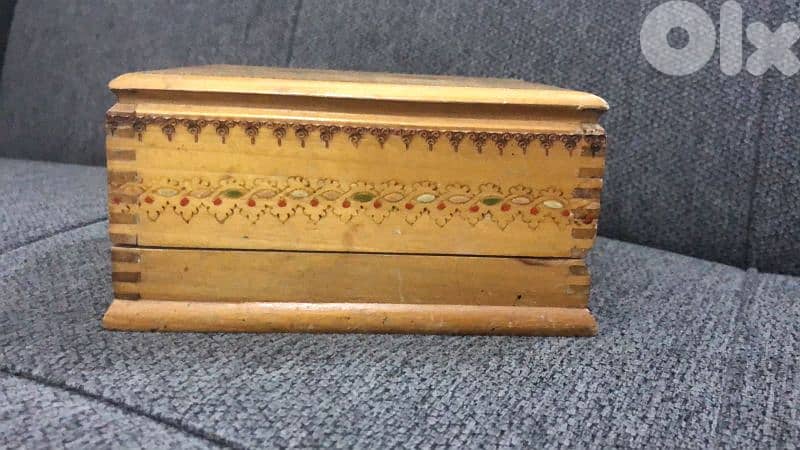 Old Vintage Cigarette box علبة دخان ضيافة 1