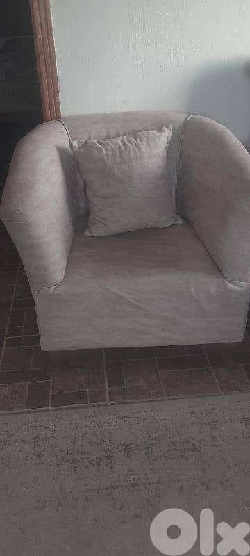 صالون ٣ قطع نضيف ومرتب ٢٥٠ دولار 1