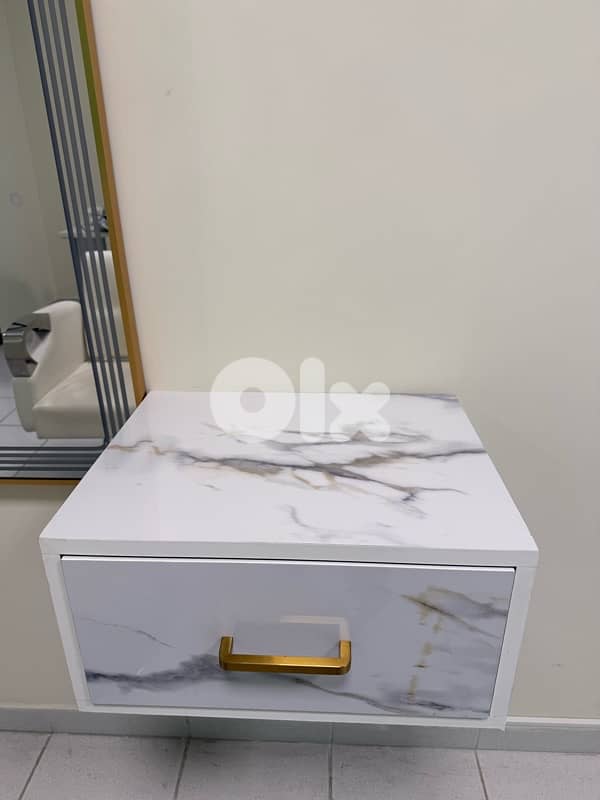 Salon Chairs and Mirror Set 6