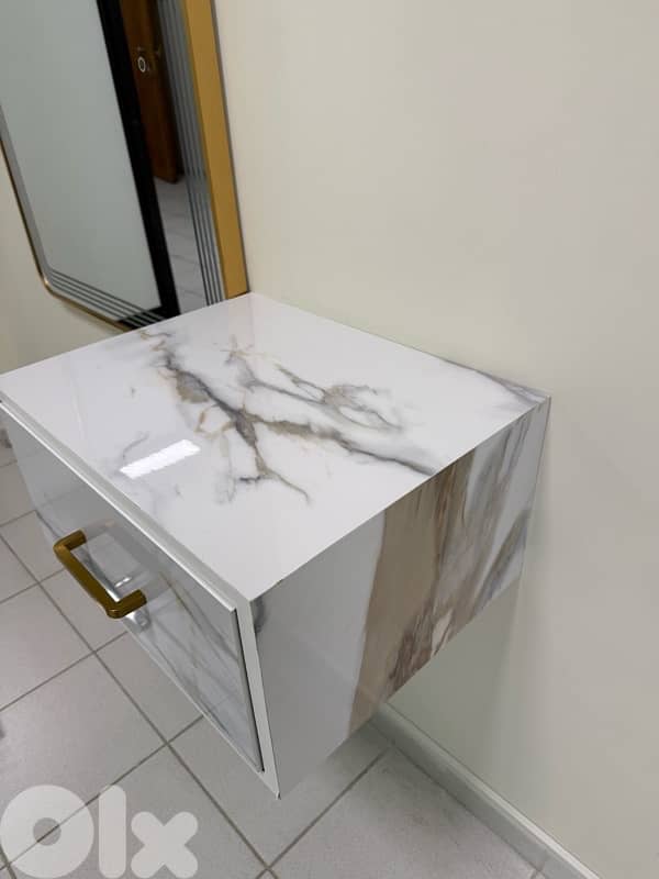 Salon Chairs and Mirror Set 9